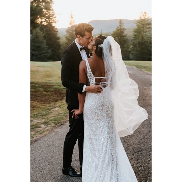 Calla Blanche Connie 18108 Wedding Gown Size 8 - Picture 9 of 11